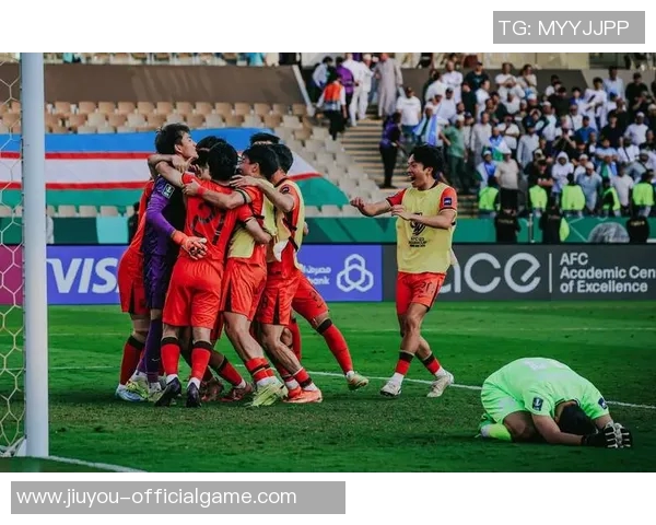 中超热战切尔西与巴黎圣日耳曼握手言和帽子戏法引发全场狂欢