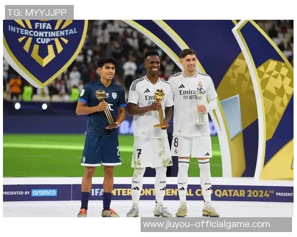 国王杯激战巴黎圣日耳曼大胜皇马引发转会风波与球迷热议 国王杯激战巴黎圣日耳曼大胜皇马引发转会风波与球迷热议